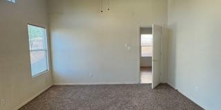 3 bed, 2 bath, 1400 sq ft home in Huning Ranch - New Carpet Gallery 9