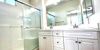 Beautiful 4 Bedroom Condominium with Attached Garage Located in Gated Community of Eastvale Beautiful 4 Bedroom Condominium with Attached Garage Located in Gated Community of Eastvale Gallery 16
