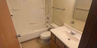 Partially furnished/heat included/4 bedroom Gallery 5
