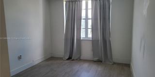 2851 NE 183rd St Gallery 12