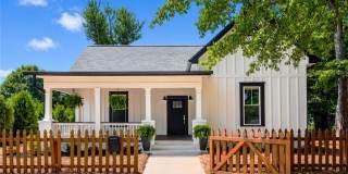 1129 Sanders Avenue SE Gallery 1