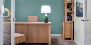 Furnished 3 Bed/Office Luxury Model Home on Westside Gallery 8
