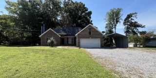 Nice home in the country, easy access to gate 10 and Land Between the Lakes! Gallery 1