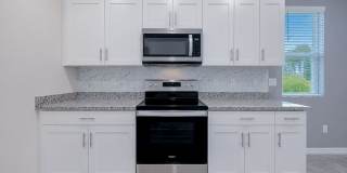 Like-New End-Unit 3 Bedroom Townhome Gallery 13