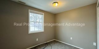 Cute Three-Bedroom with Large Deck! Gallery 14