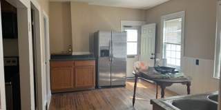 Three- Four Bedroom Home - Heat included! Gallery 1