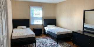 279 Lake Avenue Gallery 14
