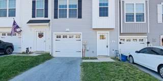 3 Bed / 2-1/2 Bath Single Family Townhome Gallery 1