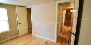 Stunning, Updated 2 Bedroom, 2 Bath House on Corner Lot! Gallery 23