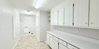 Spacious 3-Bedroom Home - Acre Lot Gallery 14