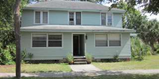 Great Two Bed/One Bath in Duckpond Area Close to Downtown! Gallery 1