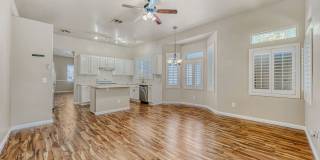 3 Bedroom With Newly Remodeled Kitchen And Bathrooms! Gallery 9