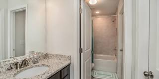 Beautiful 5-Bedroom Home in Brixworth Neighborhood with 2 Community Swimming Pools & Walking Trails Gallery 29