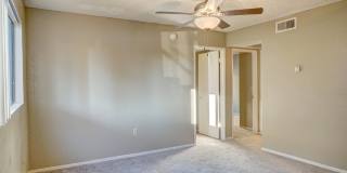 Sunflower Apartments Gallery 15