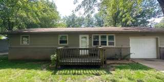 3 Bedroom Home with Garage and Spacious Fenced Yard! Gallery 1