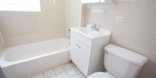 5416 S. Woodlawn Avenue Gallery 23