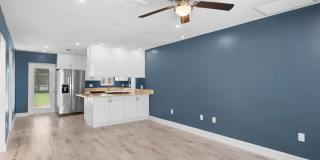 Renovated 3 Bed, 2 Bath Annual Rental in Naples Park Gallery 6