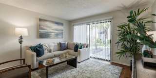 Club Valencia Gallery 1