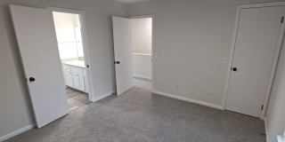 Newly Remodeled 2 BR 1.5 BA Town Homes Gallery 23