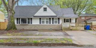 Spacious 5BR Home with Fenced Backyard in Norfolk Gallery 1