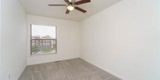 3 bedroom 3 bath townhouse in Brambleton Gallery 27