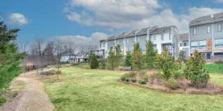 Welcome to 2737 Shenandoah Ave – a modern townhome for rent in Charlotte located in the highly sought-after Chantilly neighborhood Gallery 31