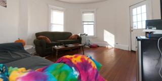 Large 5 bed in allston Gallery 4