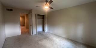 Unique Lyndon area 4 bedroom home with multiple common areas Gallery 43