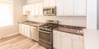 Spacious 3 Bedroom Townhome Gallery 10