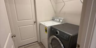 Beautiful 3 Bedroom 2 Bathroom Home Available Now Gallery 7