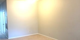 UT PRE-LEASE: 2 bed/2 bath West Campus Condo with cathedral ceilings, washer/dryer, 2 RSVD Pkg, Balcony Gallery 4