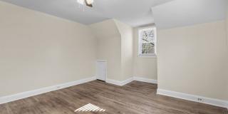 Spacious 1 Bedroom Duplex in Trinity Park, blocks from Duke! - Renovated & Pet Friendly Gallery 11