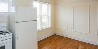 3521-29 1/2 N Broadway Gallery 24