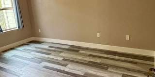 Central Point - Refined Townhouse with Dual Primary Suites Gallery 11