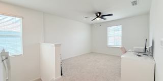 Spacious 4BR Home with Office, Loft & Lake Views Gallery 18