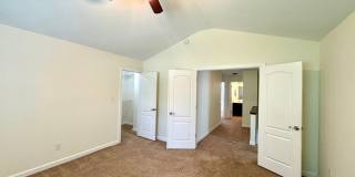 Welcome Home to Comfort and Convenience! Gallery 25