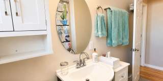 Fully Furnished, UTILITIES INCLUDED Brick Duplex Near Northfield – Just Bring Your Clothes! Gallery 11