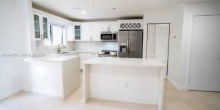 1622 NW 1st Ave Gallery 4