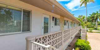 ** CANAL VIEW 2 BEDROOM\2 BATH CONDO ** SEASONAL OR ANNUAL ** BLUE POINT CLOSE TO DOWNTOWN NAPLES AND NAPLES BEAUTIFUL BEACHES ** CANAL BOAT SLIP AVAILABLE ** Gallery 9