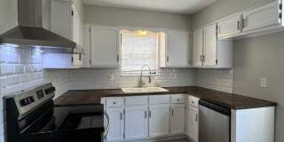 2 Bed Duplex with Bonus Room & Garage Gallery 5