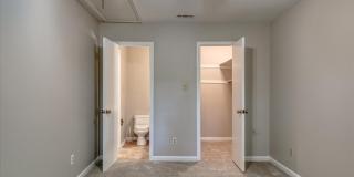 225 Twin Oaks Place Gallery 50