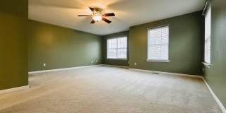 End-Unit 3BR Townhome Minutes to NCSU, Downtown & Crossroads Gallery 15