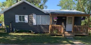 Pet-Friendly 2-Bedroom House for Rent in Watford City Gallery 1
