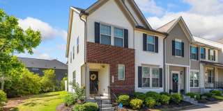 Gorgeous 3 Bedroom, 2.5 Bath Townhouse in Rustica Oaks! Gallery 1