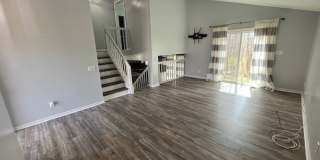 Beautifully remodeled 3 bedroom, 2.5 bath, 2 car garage Gallery 15