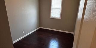1905 Belt Street - A Gallery 6