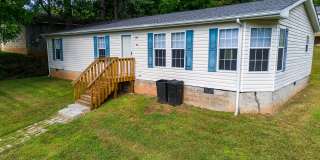 Nice 3BD/2BA Modular home near Lowes in Sylva available 5/1/26 for year long lease Gallery 1