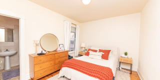 3411 North Elaine Place Gallery 4
