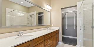 250 Daniel Burnham Square Gallery 17