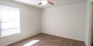 Spacious 4 BDR Duplex Gallery 38